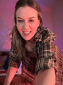 MaiseKnox online show from 9, 3, 2025