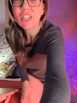 MaiseKnox online show from 16, 3, 2025