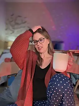 MaiseKnox online show from 16, 3, 2025