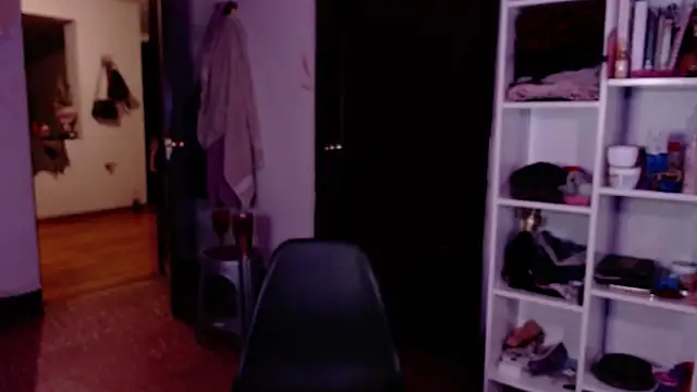 Snapshot of lil_daisy7 chatting on 10, 12, 2024 lil daisy7 online show from 10, 12, 2024