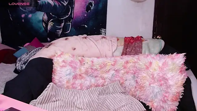 Snapshot of lil_daisy7 chatting on 10, 1, 2025 lil daisy7 online show from 10, 1, 2025