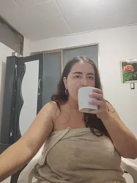Snapshot of rosahills chatting on 29, 6, 2026 rosahills online show from 29, 6, 2026