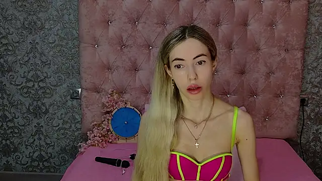Akilla Queen online show from 7, 7, 2026