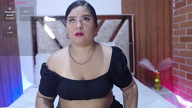 AGATHAA WHITE online show from 20, 12, 2025