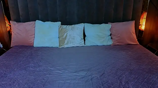 Snapshot of Shame_Less chatting on 17, 12, 2025 Shame Less online show from 17, 12, 2025