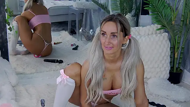 IsabelleEthan online show from 21, 6, 2026