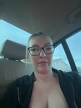 Sacha-xx online show from 4, 2, 2026