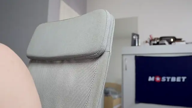 foxeslovefoxes online show from 29, 12, 2024