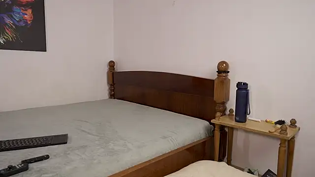 foxeslovefoxes online show from 30, 10, 2025