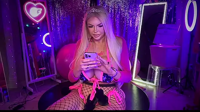Snapshot of bimbotwerkqueen chatting on 8, 2, 2025 bimbotwerkqueen online show from 8, 2, 2025