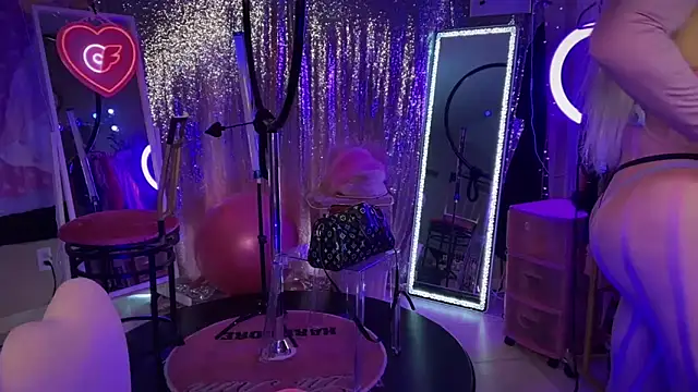 Snapshot of bimbotwerkqueen chatting on 14, 3, 2025 bimbotwerkqueen online show from 14, 3, 2025