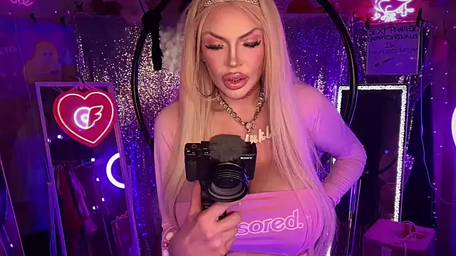 Snapshot of bimbotwerkqueen chatting on 16, 3, 2025 bimbotwerkqueen online show from 16, 3, 2025