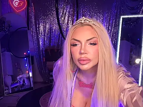 Snapshot of bimbotwerkqueen chatting on 14, 9, 2025 bimbotwerkqueen online show from 14, 9, 2025