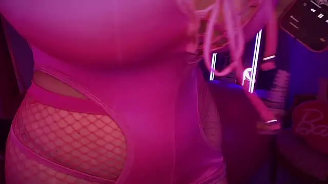 Snapshot of bimbotwerkqueen chatting on 27, 9, 2025 bimbotwerkqueen online show from 27, 9, 2025