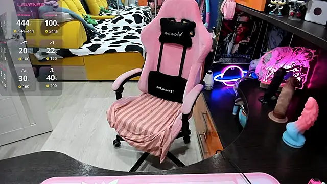 Softie Sofy online show from 8, 11, 2025