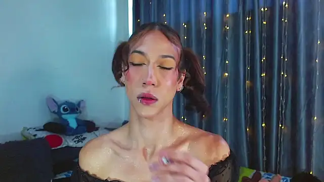 Kenisha Sweet online show from 16, 5, 2026