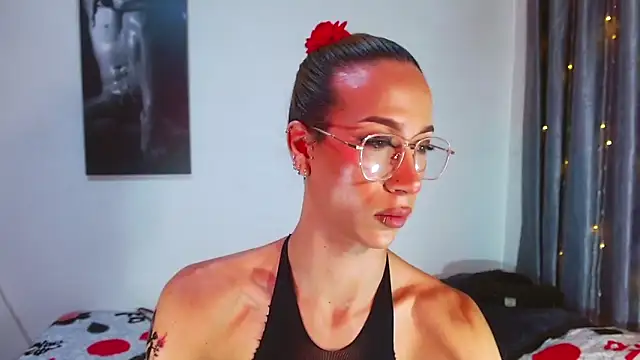 Kenisha Sweet online show from 10, 6, 2026