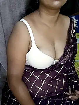 Snapshot of Anushka_21 chatting on 9, 9, 2025 Anushka 21 online show from 9, 9, 2025