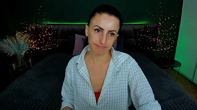 Rebecca Diamond online show from 5, 3, 2025