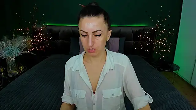 Rebecca Diamond online show from 9, 3, 2025