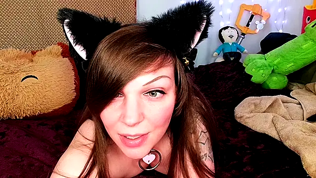 GamerGirlRoxyAndLee online show from 28, 1, 2025