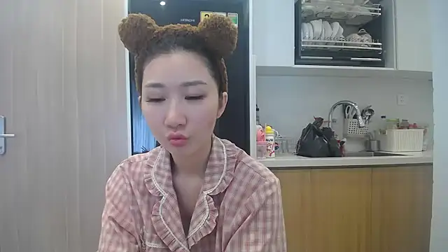 Snapshot of Asiagirll chatting on 22, 6, 2026 Asiagirll online show from 22, 6, 2026