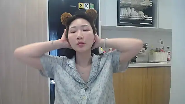 Snapshot of Asiagirll chatting on 7, 7, 2026 Asiagirll online show from 7, 7, 2026