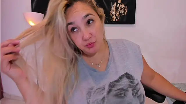 Eva MilfF online show from 6, 1, 2025