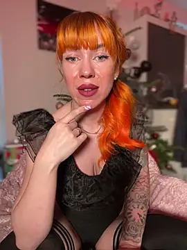 Pia July  online show from 19, 12, 2024