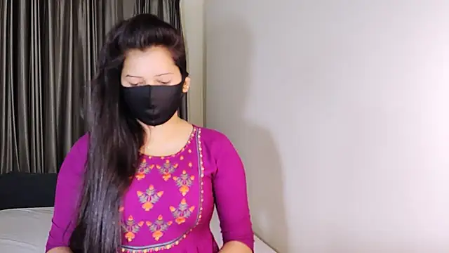 YourLovelyQueen online show from 16, 12, 2024
