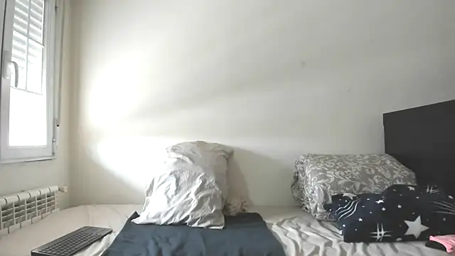 Snapshot of CristalDivine chatting on 6, 3, 2026 CristalDivine online show from 6, 3, 2026