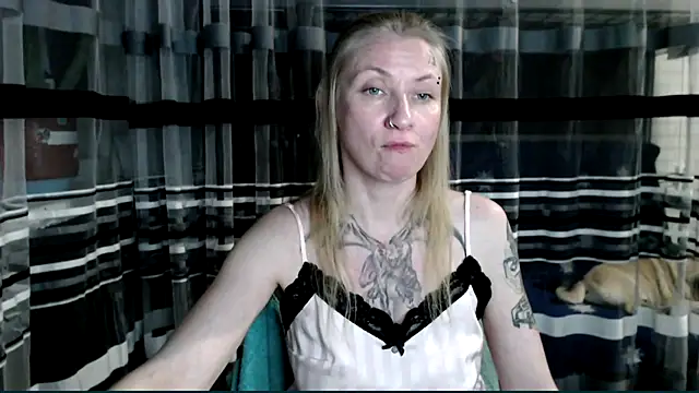 Snapshot of cold_lollipop chatting on 10, 11, 2025 cold lollipop online show from 10, 11, 2025