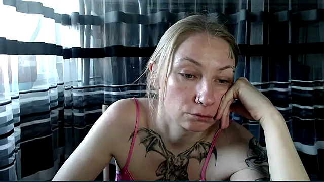 Snapshot of cold_lollipop chatting on 14, 11, 2025 cold lollipop online show from 14, 11, 2025