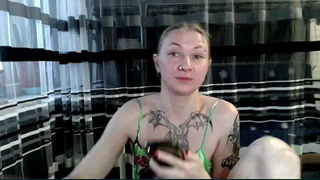 Snapshot of cold_lollipop chatting on 21, 11, 2025 cold lollipop online show from 21, 11, 2025