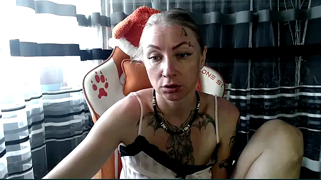 Snapshot of cold_lollipop chatting on 13, 4, 2026 cold lollipop online show from 13, 4, 2026