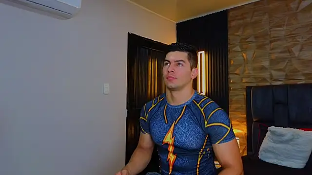 Snapshot of FelipeAndMarcello3 chatting on 13, 2, 2025 FelipeAndMarcello3 online show from 13, 2, 2025