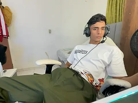 Max TheHorseDick online show from 30, 12, 2024