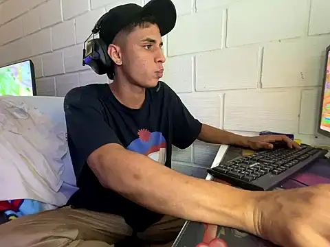 Max TheHorseDick online show from 14, 1, 2026