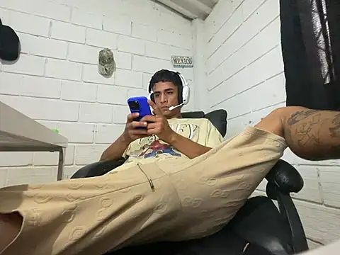 Max TheHorseDick online show from 9, 7, 2026