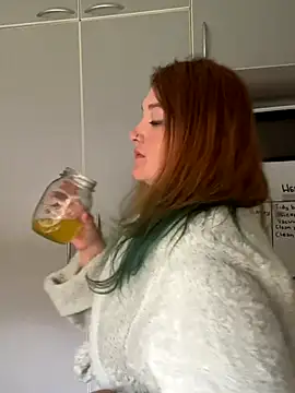 Demure Whore online show from 6, 10, 2025