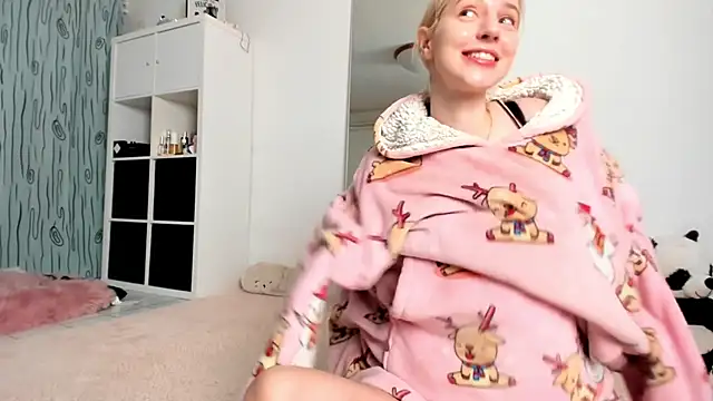 KenzieDawton online show from 14, 12, 2024