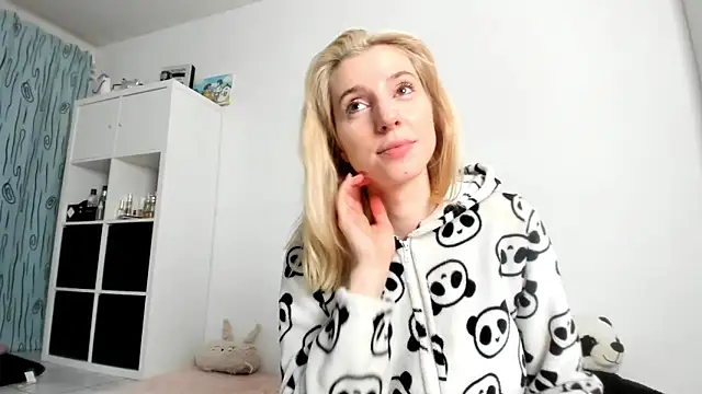 KenzieDawton online show from 12, 10, 2025