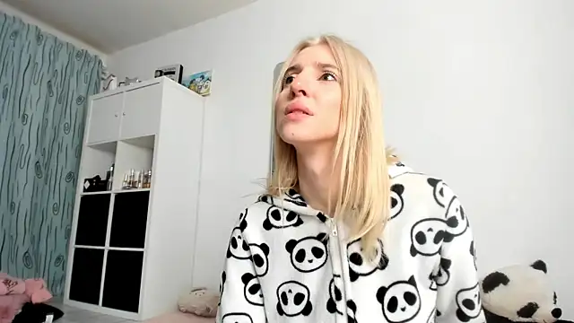 KenzieDawton online show from 24, 10, 2025