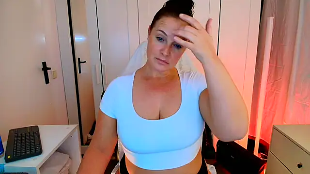 Snapshot of liselorexx chatting on 16, 2, 2025 liselorexx online show from 16, 2, 2025