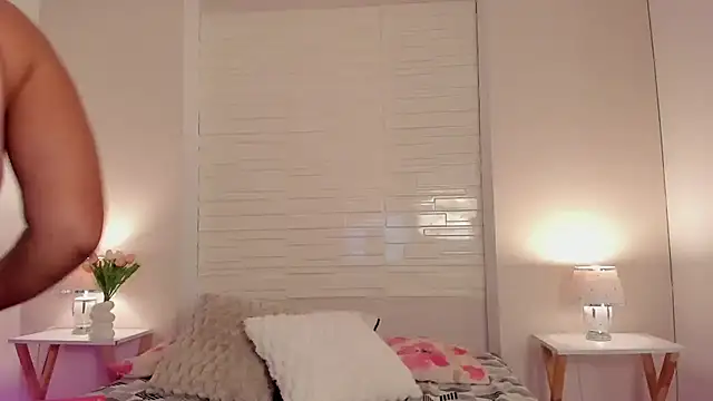 SophiaaStone online show from 6, 5, 2026