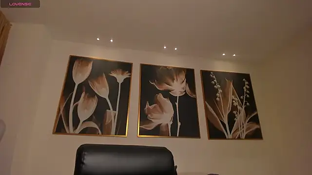 Snapshot of LindseyCox chatting on 5, 12, 2024 LindseyCox online show from 5, 12, 2024