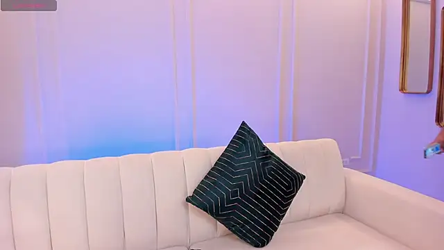 Snapshot of LindseyCox chatting on 13, 2, 2025 LindseyCox online show from 13, 2, 2025