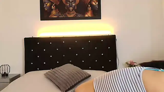 Shanon mature online show from 30, 4, 2026