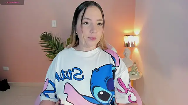 Snapshot of HannaMiller_1 chatting on 8, 11, 2025 HannaMiller 1 online show from 8, 11, 2025