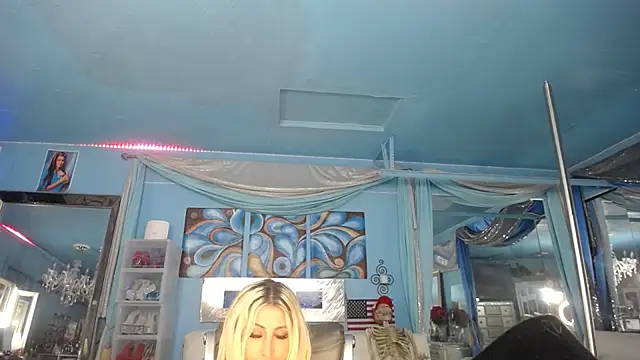 ADRIANNA FOX online show from 26, 6, 2026